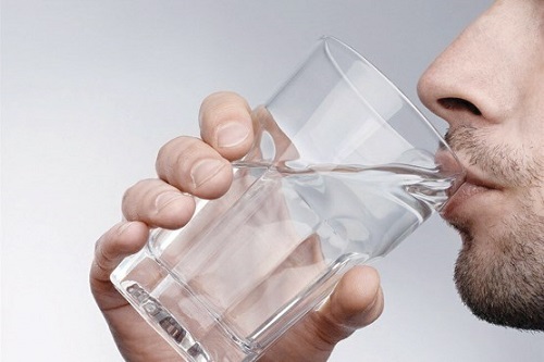  روزانه چه میزان آب بنوشیم؟ 